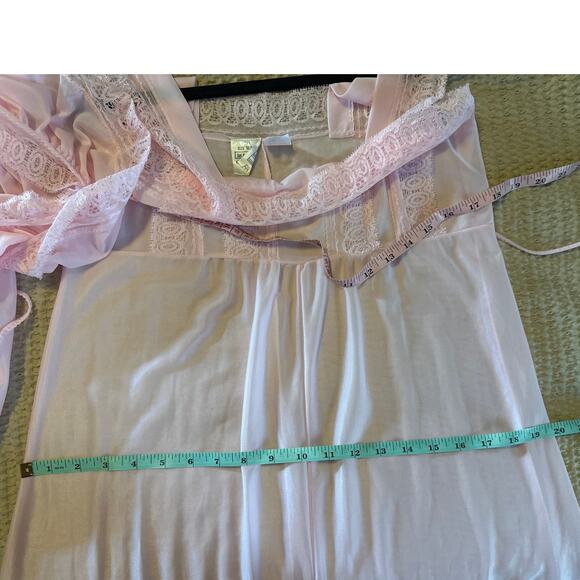 Vintage Pink Peignoir Nightgown Robe Set Small Lace‎ Detail - Picture 7 of 8